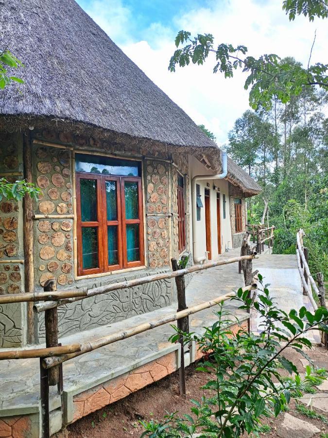 Chimpanzee Capital Safari Lodge Bigodi Екстер'єр фото