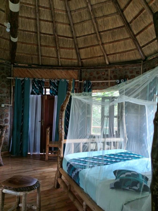 Chimpanzee Capital Safari Lodge Bigodi Екстер'єр фото