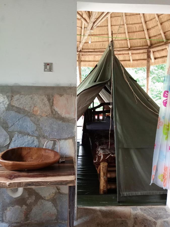 Chimpanzee Capital Safari Lodge Bigodi Екстер'єр фото